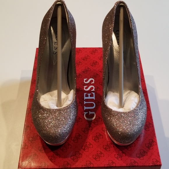 Guess WGBRAYAN2-C Silver Glitter Closed-Toe Heels - Picture 1 of 5